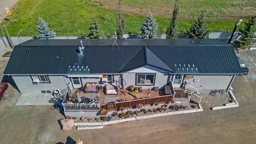 More Photos Of 81 Barstow St, Carseland Auto Repair For Sale