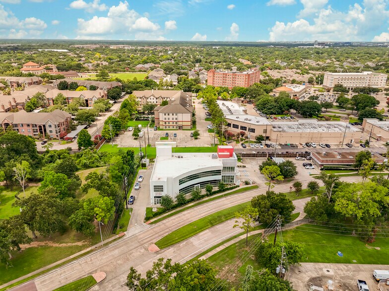 More Photos Of 1140 Enclave Pky, Houston Medical For Sale