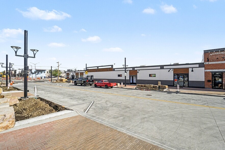 More Photos Of 112 W 4th St, Loveland Flex For Lease