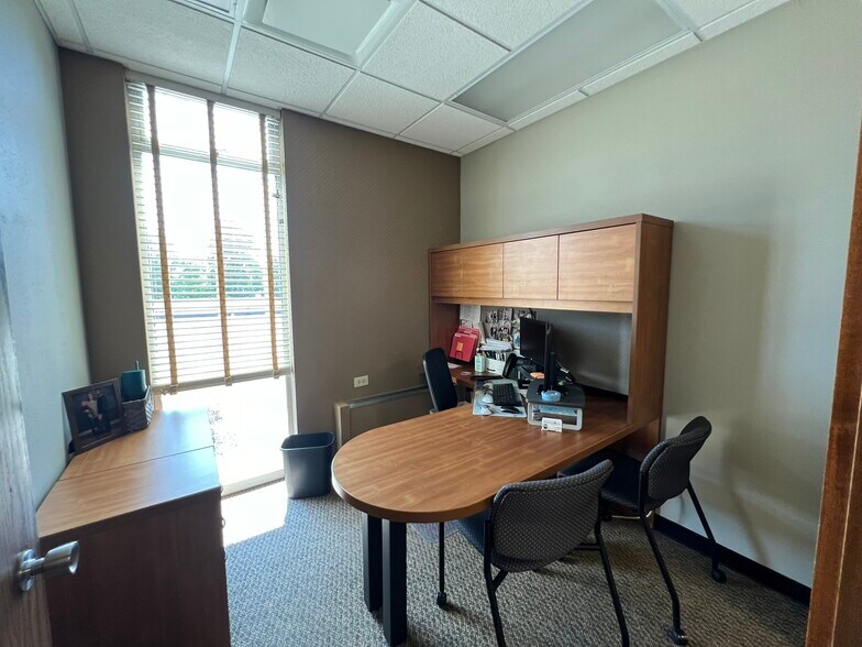 More Photos Of 417 Monroe Ave, Green Bay Medical For Lease