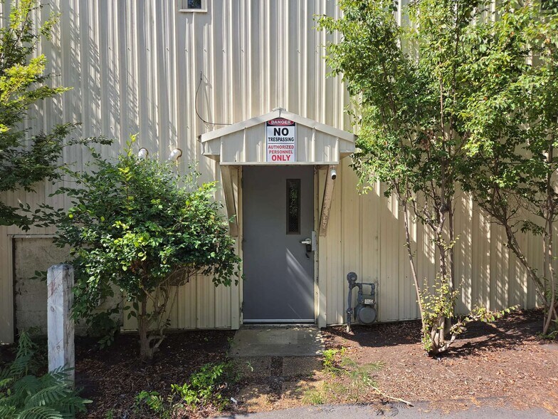 Primary Photo Of 525 Gillespie St, Fayetteville Showroom For Sale