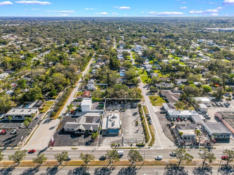 More Photos Of 4413 S Tamiami Trl, Sarasota Restaurant For Sale