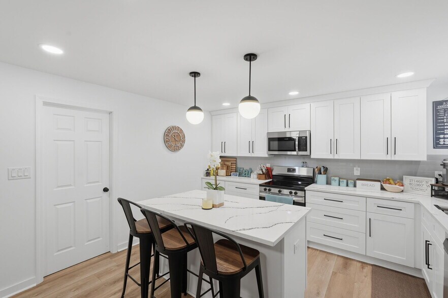 More Photos Of , Canton Flex For Sale