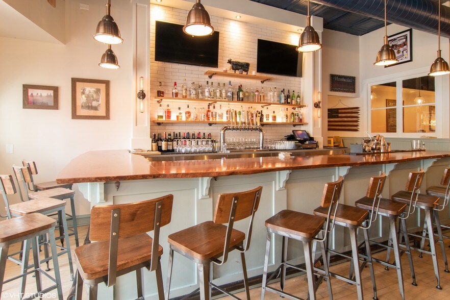 More Photos Of 30 S La Grange Rd, La Grange Restaurant For Sale