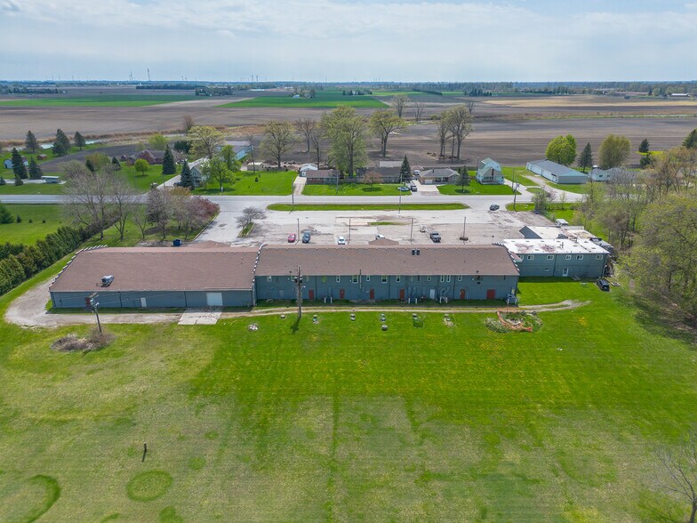 More Photos Of 2024 Dufferin Av, Wallaceburg Apartments For Sale