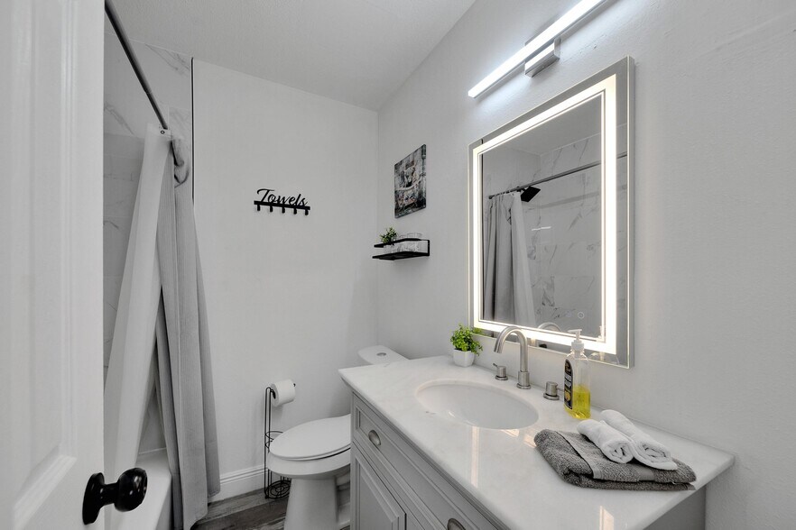 More Photos Of 4513 W McElroy Ave, Tampa Apartments For Sale