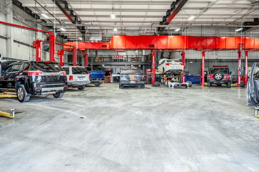 More Photos Of 20701 E 81st St, Broken Arrow Manufacturing For Sale