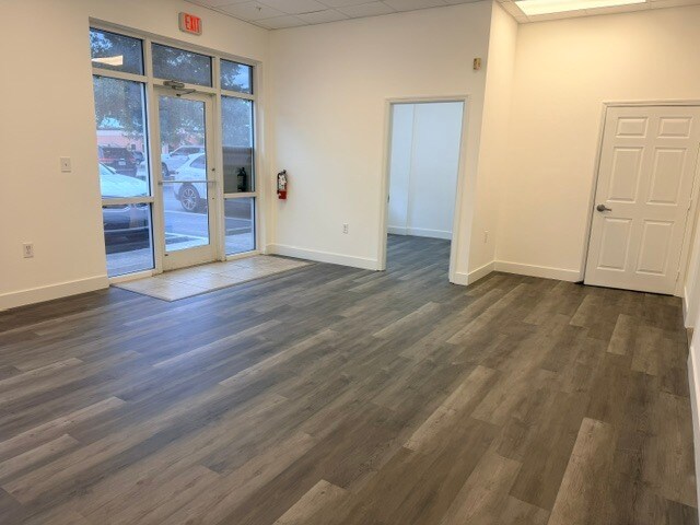 More Photos Of 6360 Corporate Park Cir, Fort Myers Light Distribution For Lease