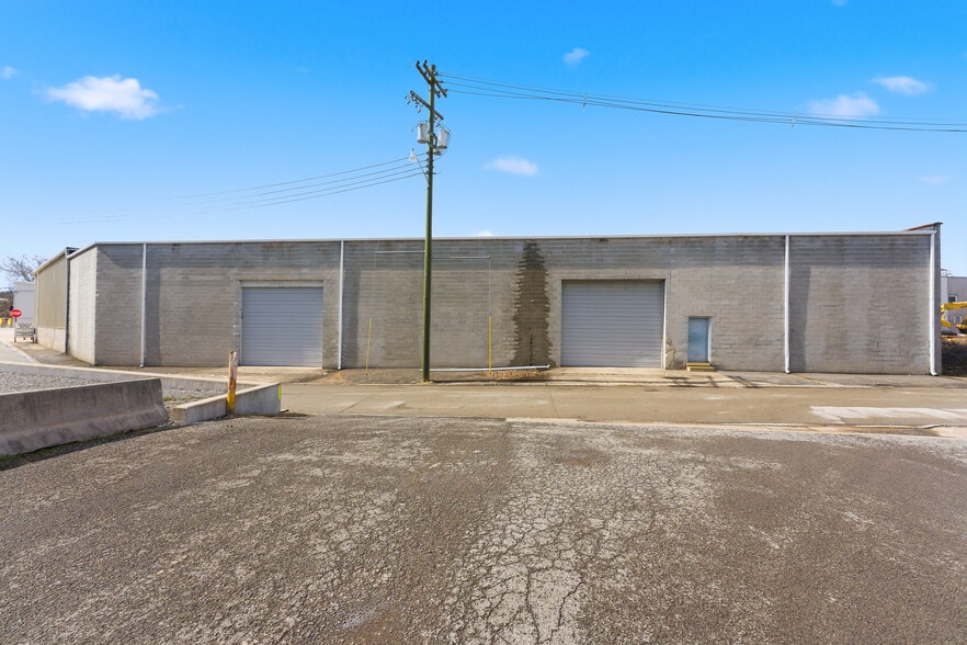 More Photos Of 715 W Pike St, Clarksburg Mixed Retail For Sale