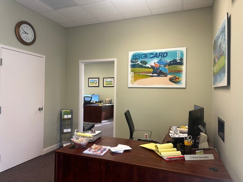 More Photos Of 7313 International Pl, Sarasota Office For Lease