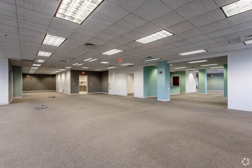 More Photos Of 3 Easton Oval, Columbus Office For Sale