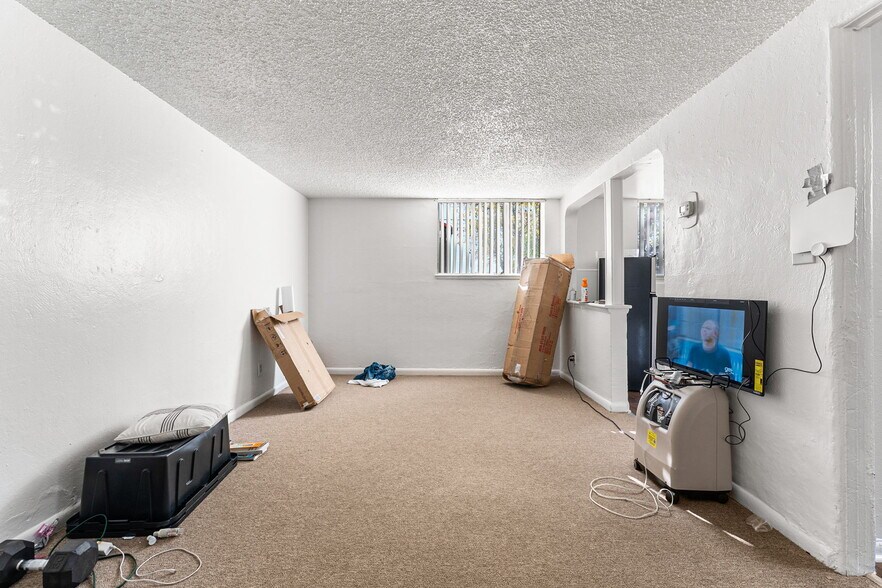 More Photos Of 1435 Depew St, Lakewood Apartments For Sale