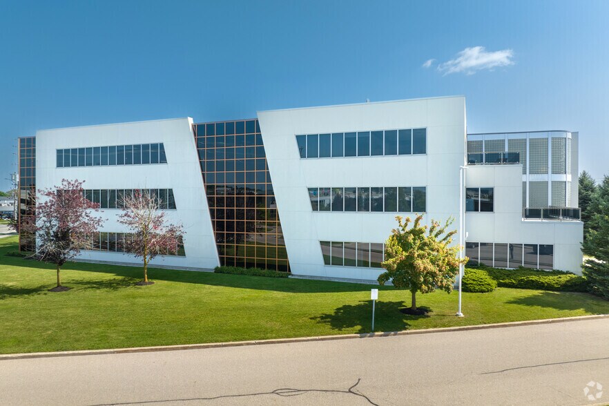 More Photos Of 460 Phillip St, Waterloo Office For Lease