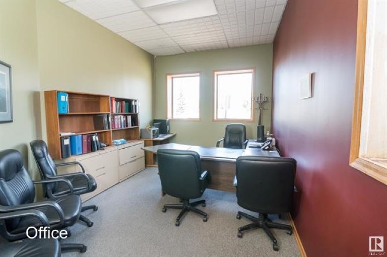 More Photos Of 10201 100 Av, Morinville Office Residential For Sale