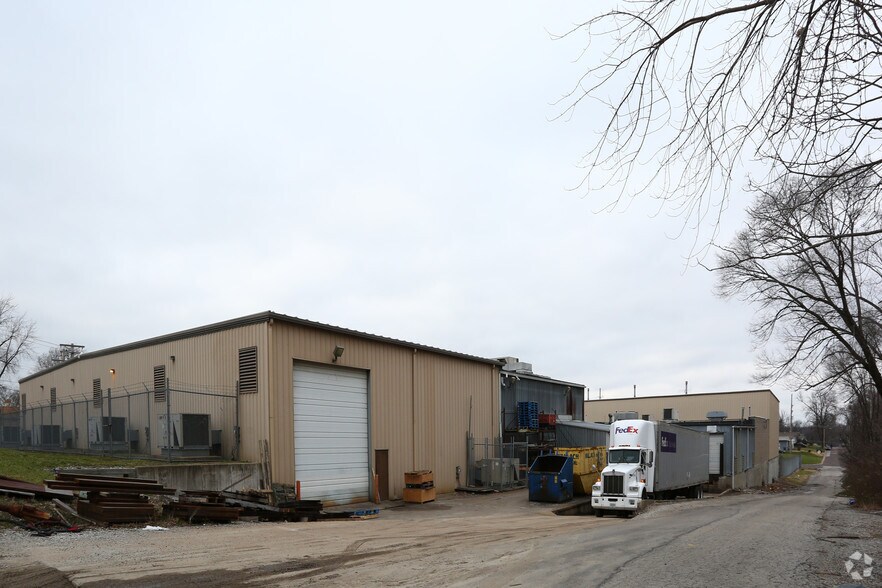 More Photos Of 5932 Jackson Ave, Saint Louis Manufacturing For Sale