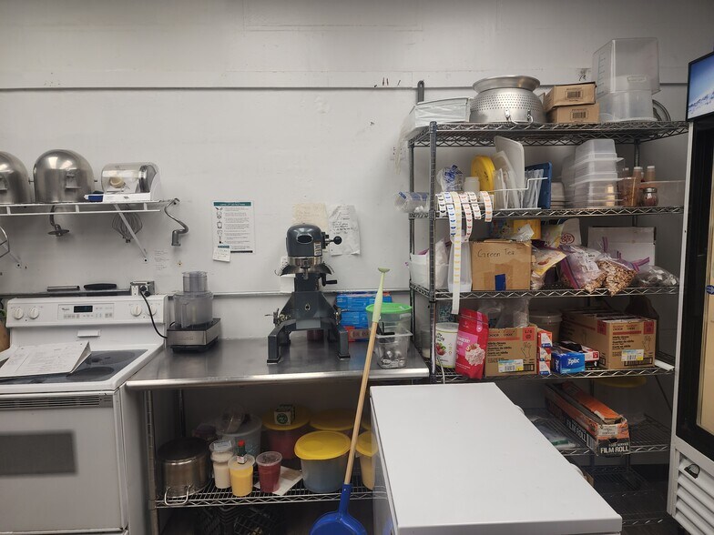 More Photos Of 433 Main St, Frankfort General Retail For Sale