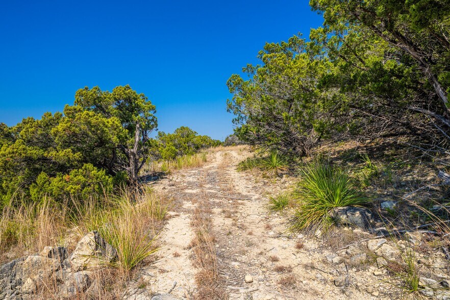 More Photos Of 0000 Holdsworth Drive, Kerrville Land For Sale