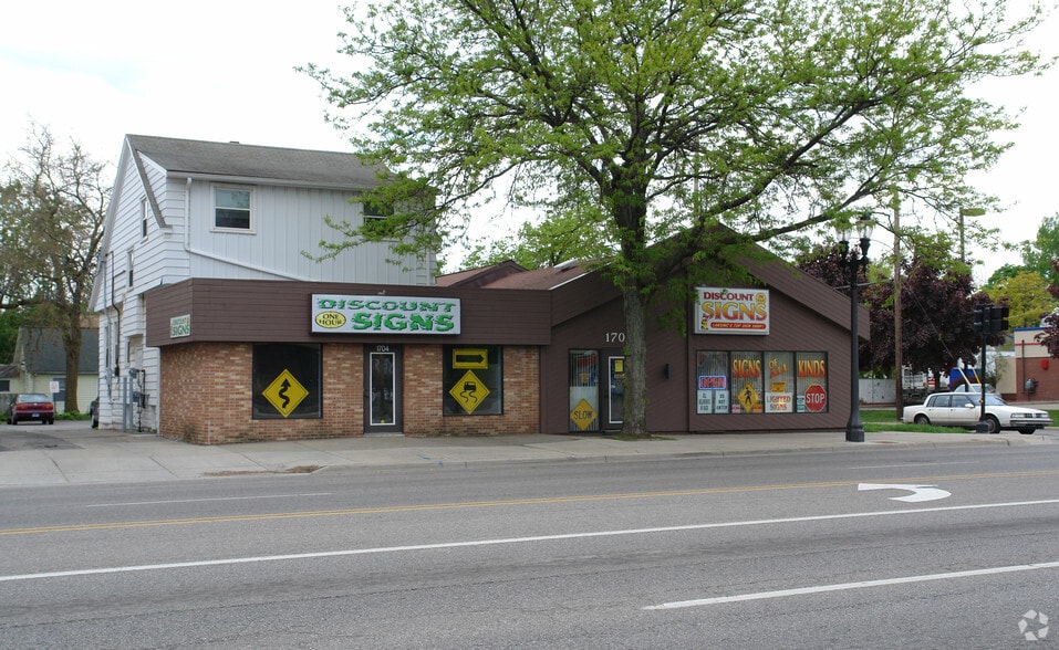 More Photos Of 1700-1704 E Michigan Ave, Lansing Storefront Retail Residential For Lease