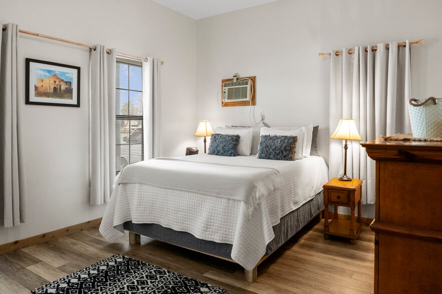 More Photos Of 1911 State Hwy 132, Natalia Multifamily For Sale