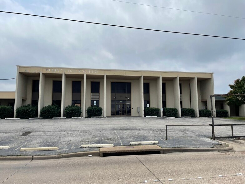 More Photos Of 2800 W Kingsley Rd, Garland Manufacturing For Lease