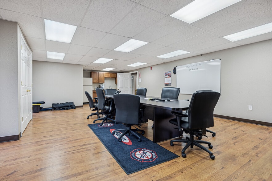 More Photos Of 3502 Dickerson Pike, Nashville Flex For Sale