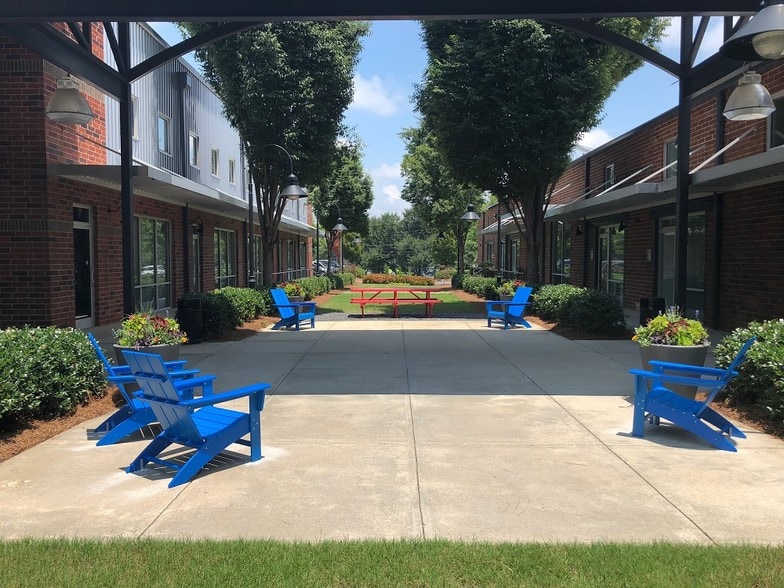 More Photos Of 1320 Ellsworth Industrial Dr, Atlanta Loft Creative Space For Sale