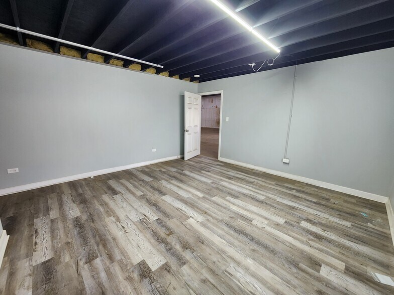 More Photos Of 9100 Louisiana St, Merrillville Warehouse For Lease