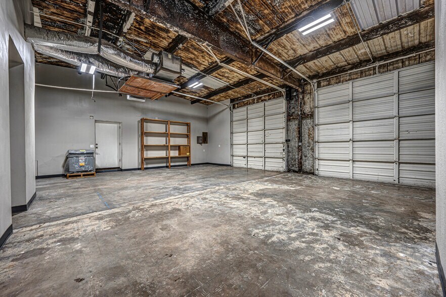 More Photos Of 116 N 2nd St, Noble Light Manufacturing For Lease