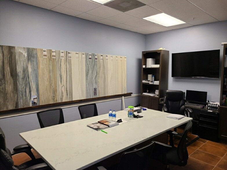 More Photos Of 1575 Pine Ridge Rd, Naples General Retail For Sale