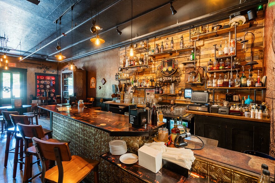 More Photos Of 509 SW G St, Grants Pass Restaurant For Sale