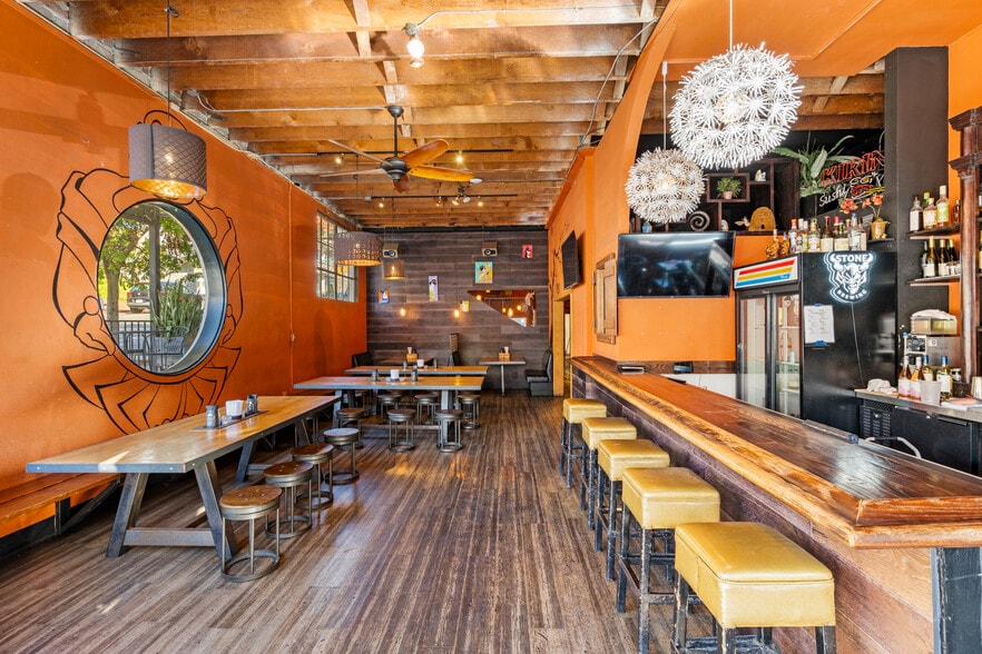 More Photos Of 1065 14th St, San Diego Storefront For Sale