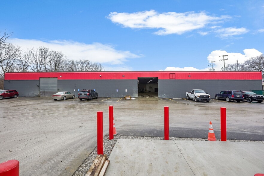 More Photos Of 808 Rhoads Ave, Columbus Warehouse For Sale