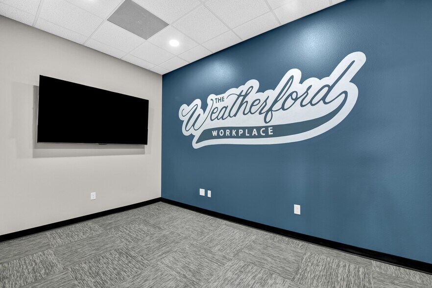 More Photos Of 203 N Main St, Weatherford Storefront Retail Office For Lease