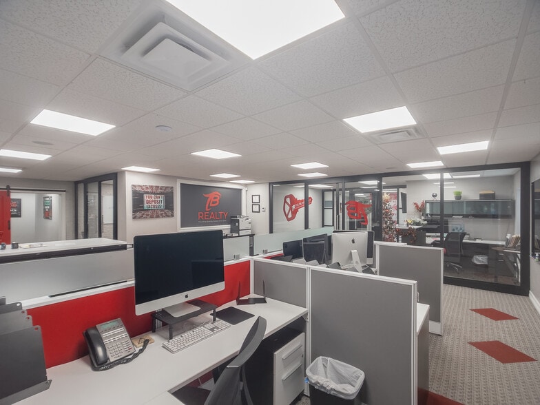 More Photos Of 6001 Nw Expressway, Oklahoma City Office For Sale