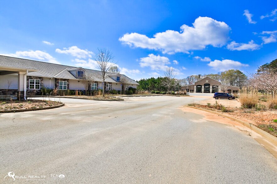 More Photos Of 22 Madras Pky, Newnan Healthcare For Lease