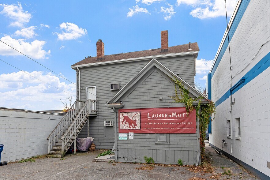 More Photos Of 489 Concord Ave, Cambridge Veterinarian Kennel For Sale