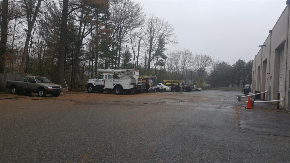 More Photos Of 40 Lowell Rd, Salem Light Distribution For Lease