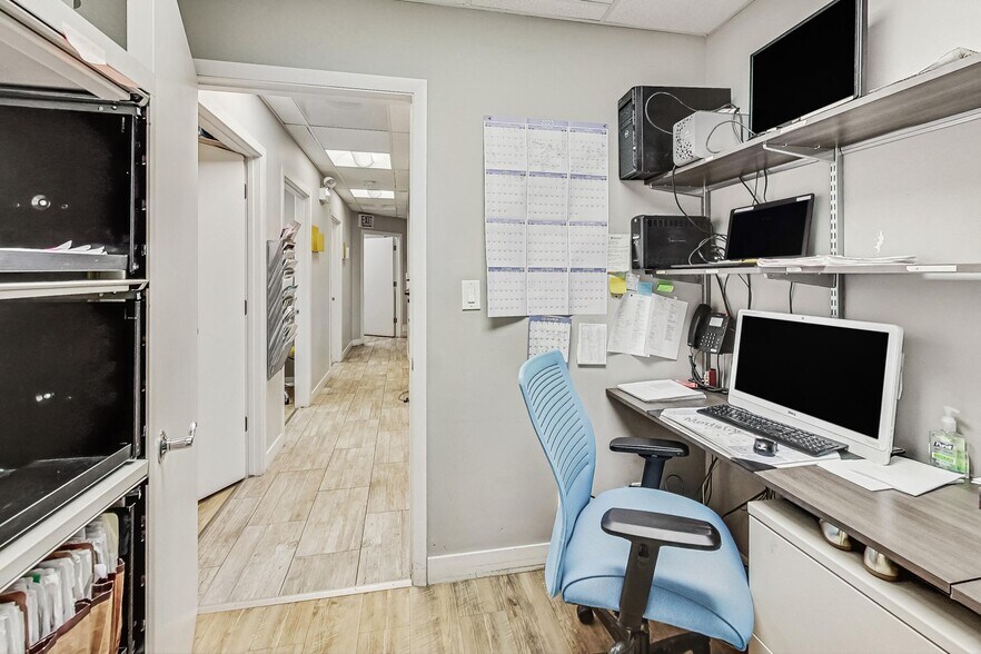 More Photos Of 2623 N Halsted St, Chicago Medical For Sale