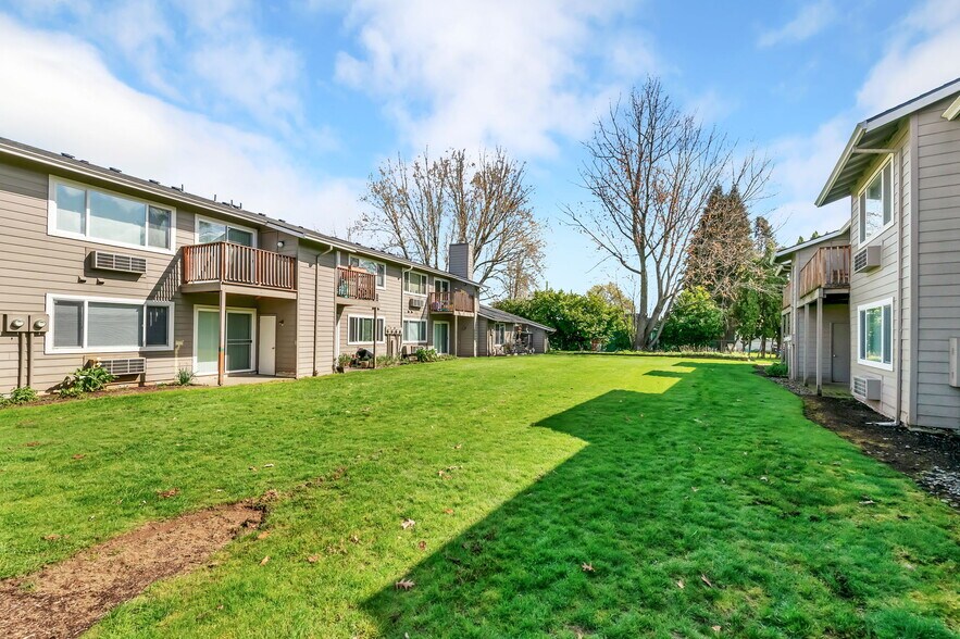 More Photos Of 17726 SE Division St, Portland Apartments For Sale