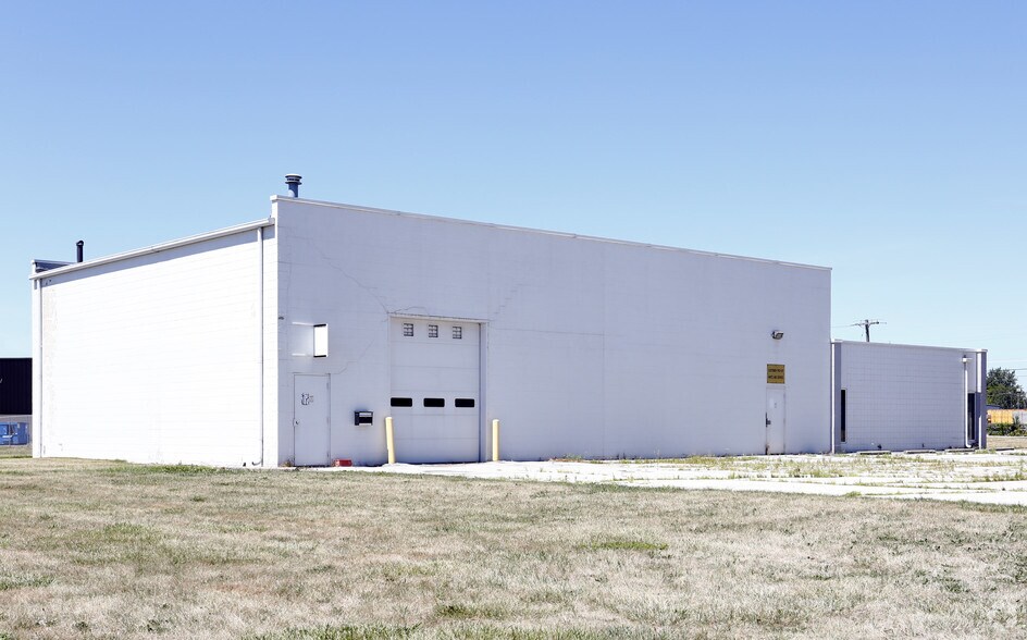 More Photos Of 6979 Wales Rd, Northwood Distribution For Sale