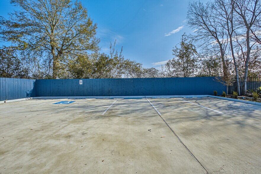 More Photos Of 4104 Dawn St, Houston Warehouse For Lease