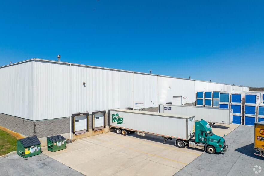 Primary Photo Of 1011 Aip Dr, Middletown Warehouse For Lease