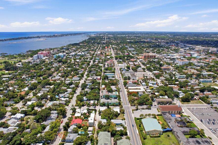 More Photos Of 320 N Federal Hwy, Lake Worth Hotel For Sale