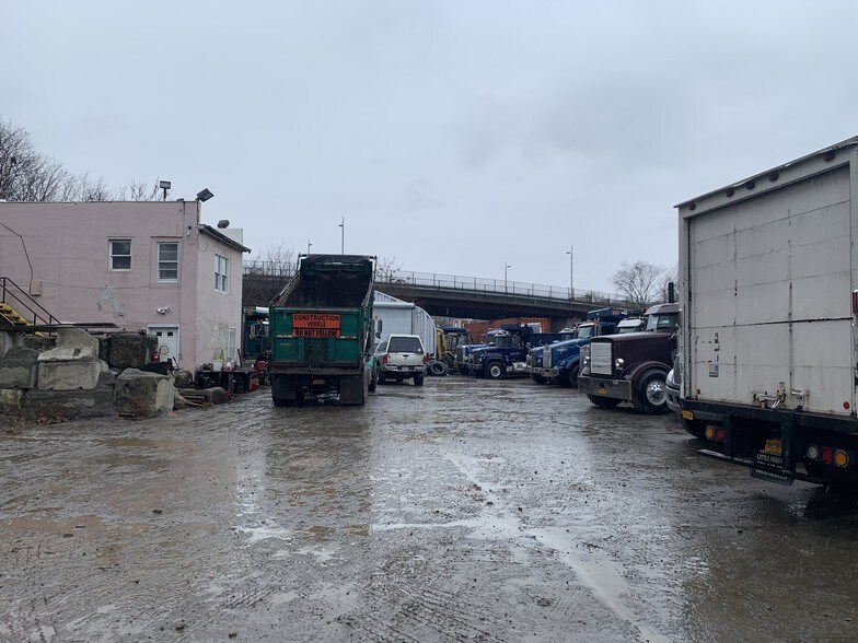 Primary Photo Of 63 E 1st St, Mount Vernon Land For Lease