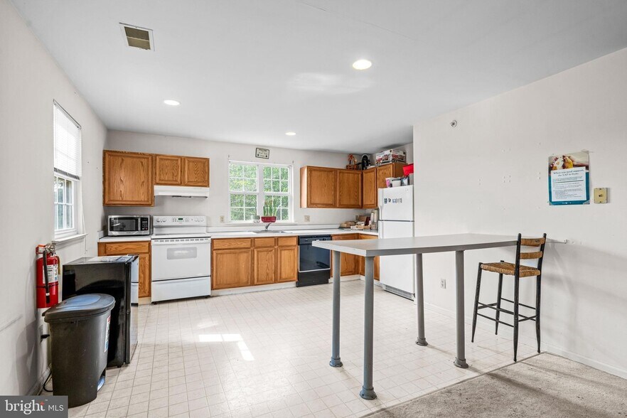 More Photos Of 405 W Wayne Ave, Wayne Office Residential For Sale