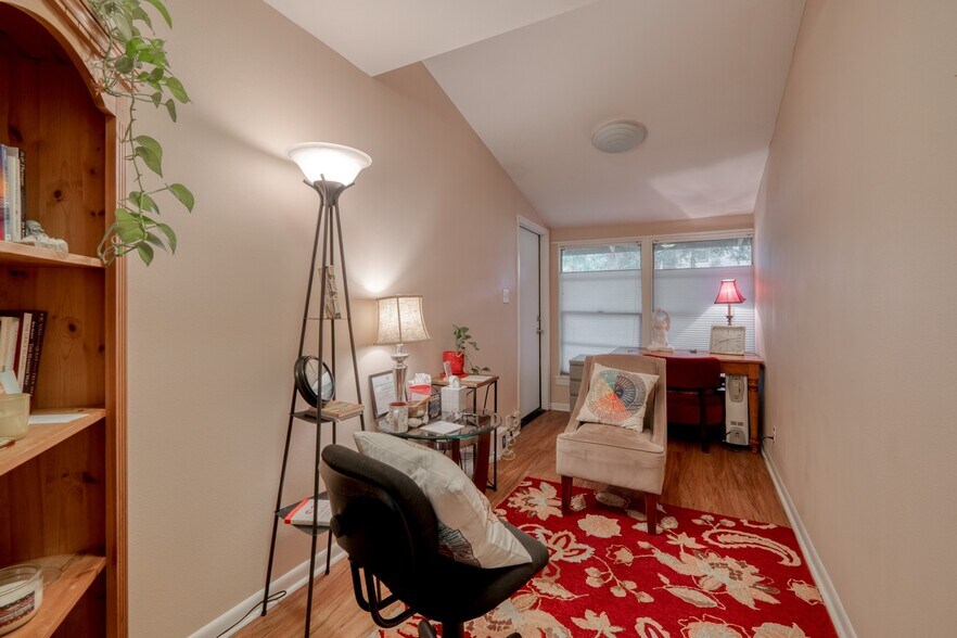 More Photos Of 13803 Ann Pl, Austin Office For Sale