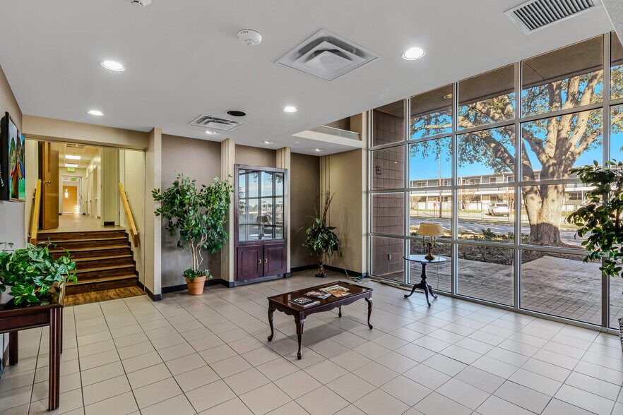 More Photos Of 4717 Fletcher Ave, Fort Worth Office For Sale
