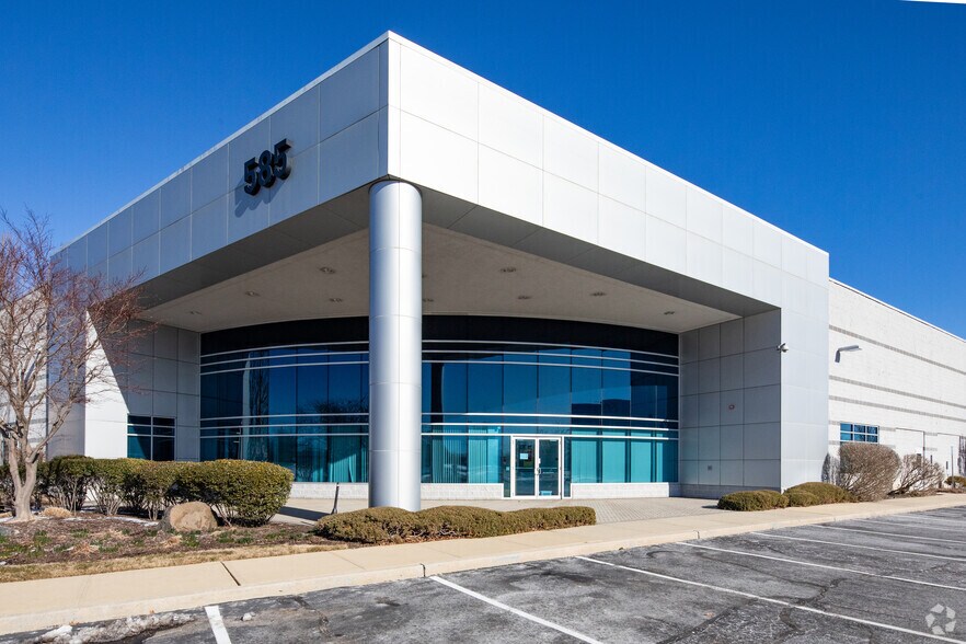 More Photos Of 585 Johnson Ave, Bohemia Warehouse For Lease