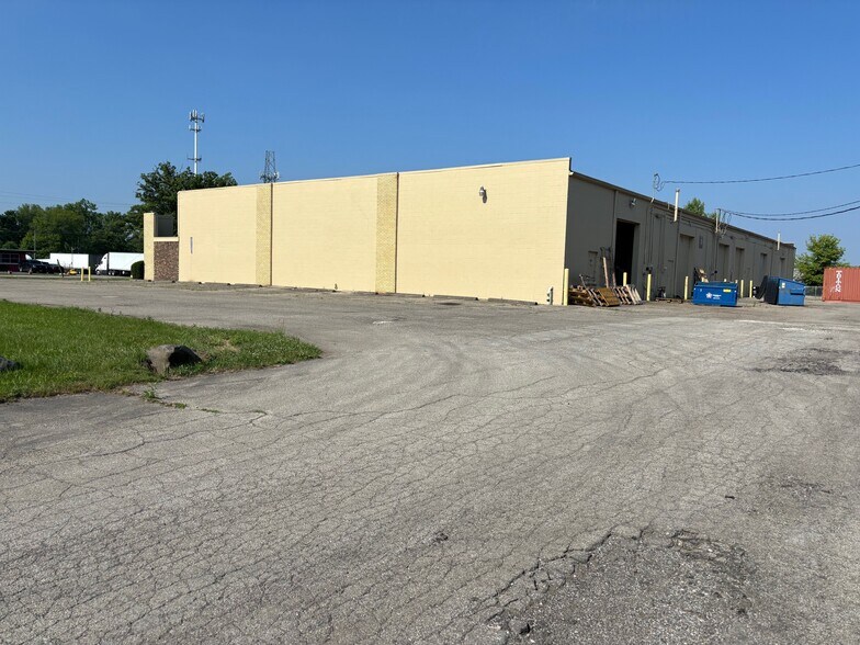 More Photos Of 5840-5860 E 25th St, Indianapolis Warehouse For Sale