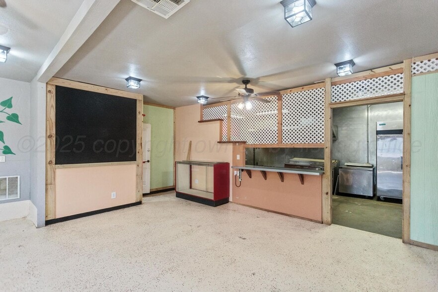 More Photos Of 117 E Railroad Ave, Shamrock Restaurant For Sale